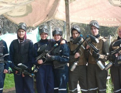 Delta Paintball-Forma tu equipo y cubrete en el campo de batalla