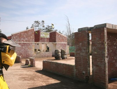 Delta Paintball-Forma tu equipo y cubrete en el campo de batalla