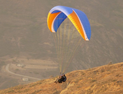 Haz parapente sobre las montañas del Valle de las Gonzales - Gravity Tours