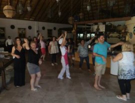 Salsa And Salsa-Haz Salsa y Baila Salsa en este tour de cocina y baile en México