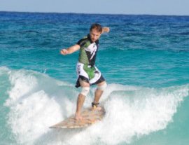 Aprende a surfear como todo un profresional en las playas de Cozumel - Cozumel Surfing