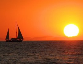 Disfruta una navegación a vela al atardecer en Cozumel - Pegaso Chartering
