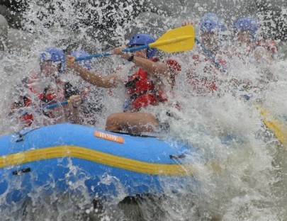 Exploradores Outdoors-Explora el Rio Pacuare en uno o dos dias de viaje