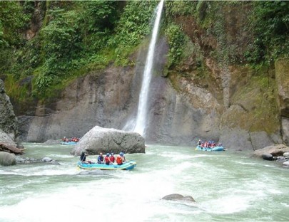 Exploradores Outdoors-Explora el Rio Pacuare en uno o dos dias de viaje