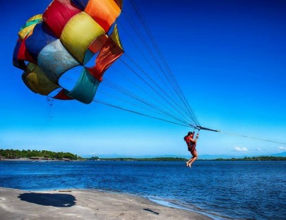 El Salvador Adventure-Aventura de parapente sobre el lago Coatepeque