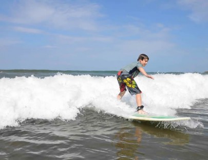 Aprende a surfear en Costa Rica - Green Iguana Surf Camp