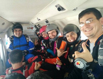 Skydive Sin Limites-Experimenta y aprende  del paracaidismo sobre los cielos en  Paraguay