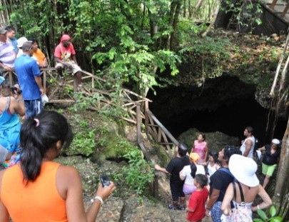 Visita y Aprende sobre La Cueva de Morgan - 7 Colors Tours