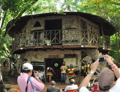 7 Colors Tours-Visita y Aprende sobre La Cueva de Morgan