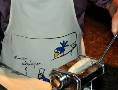 Cristina Brino-Prepara Las Famosas Empanadas Argentinas